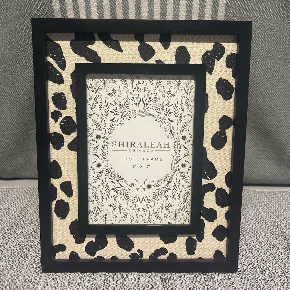 Shiraleah‎ Black and White Leopard Print Photo Frame
